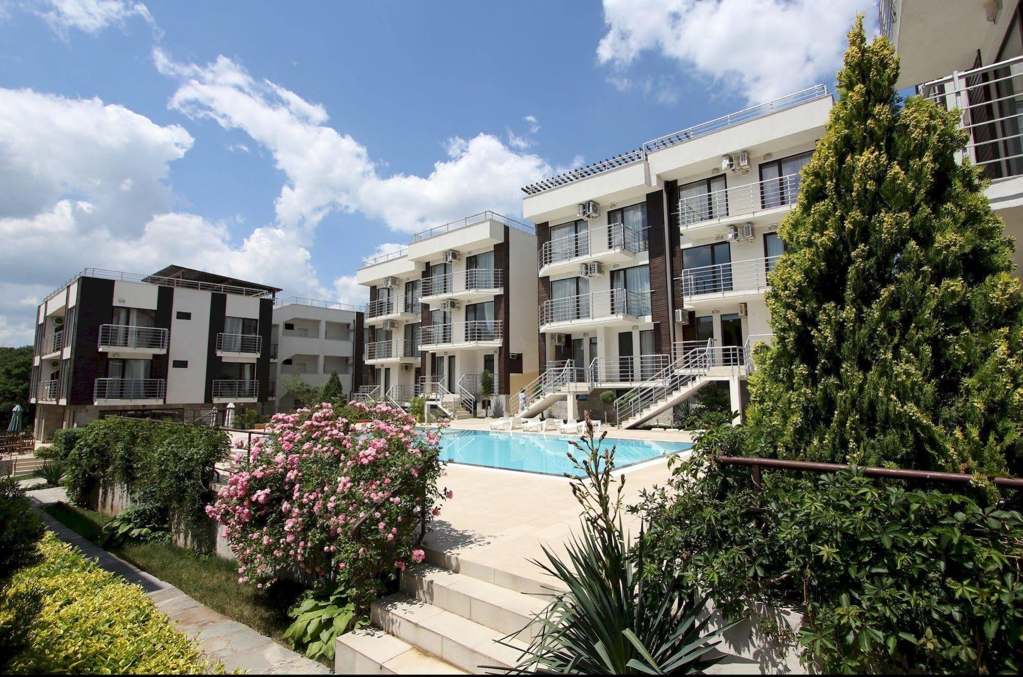 New Line Village Apartments Sunny Beach Buitenkant foto