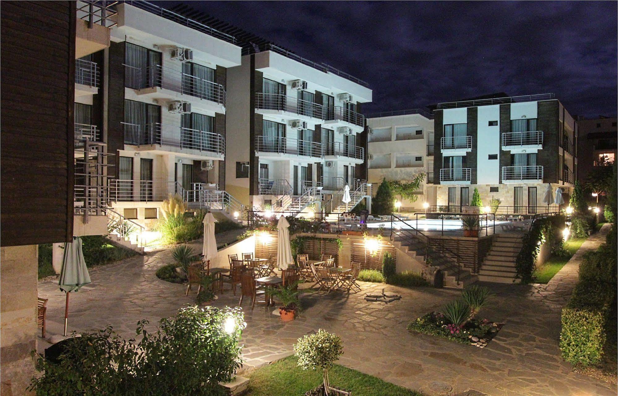 New Line Village Apartments Sunny Beach Buitenkant foto